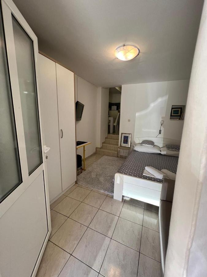 Old Town Apartment Nina 1 Split Exterior photo