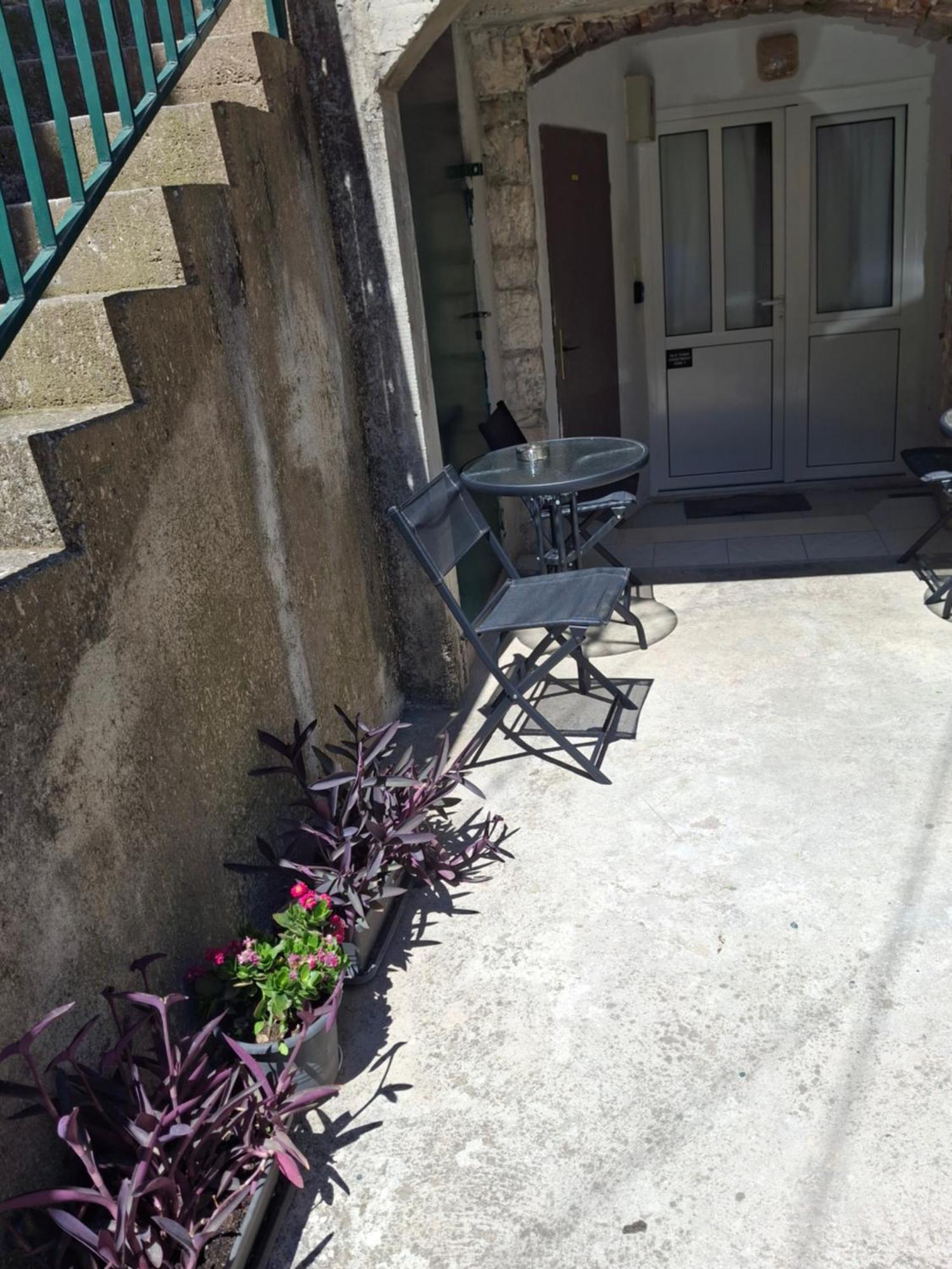 Old Town Apartment Nina 1 Split Exterior photo